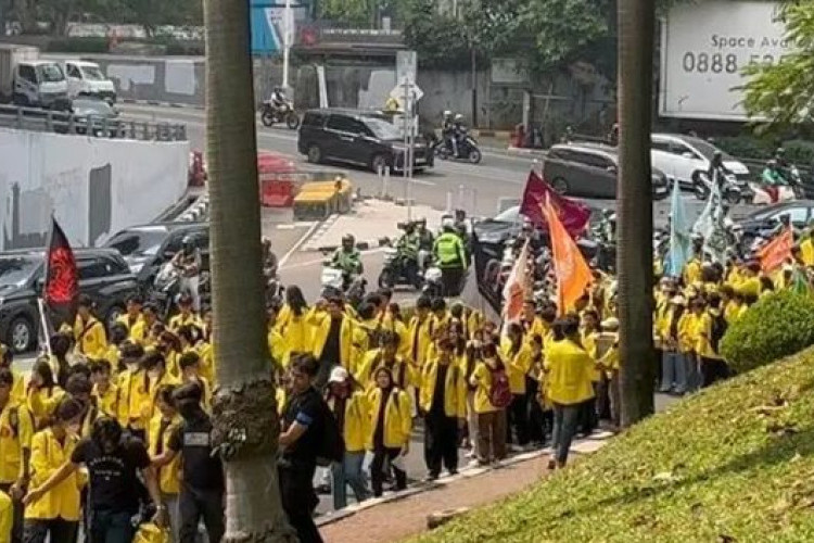  Sita 12 Petasan hingga Bahan Bom Molotov, Ini Kronologi Penangkapan 21 Orang Jelang Aksi BEM UI