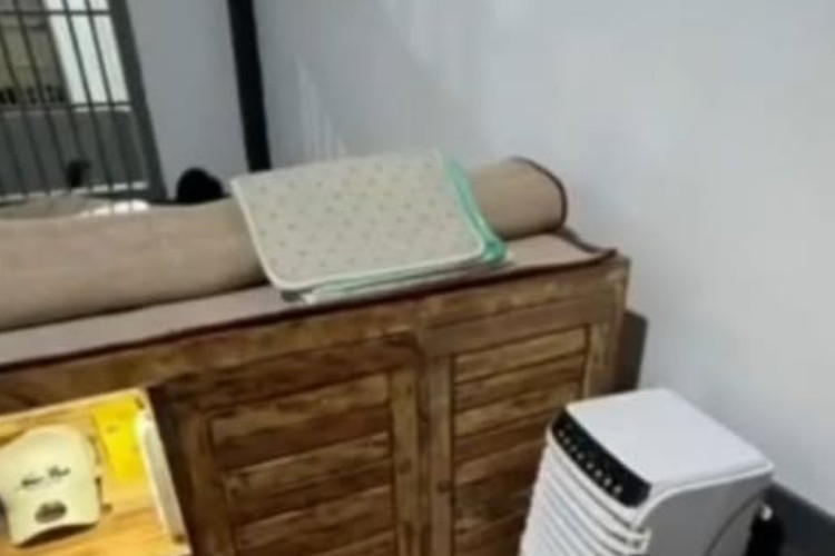 GEGER! Video Lapas Mewah Cilegon Ada Kasur Empuk dan Bebas Pakai HP Lengkap Dengan Kipas Angin, Lemari, Hingga Pendingin Ruangan