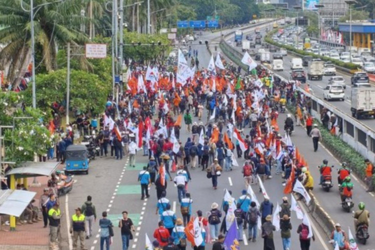 Waspada Kemacetan! Demo Buruh Hingga Mahasiswa di Jakarta Pusat Digelar Hari Ini, 1.069 Personel Dikerahkan oleh Kepolisian!