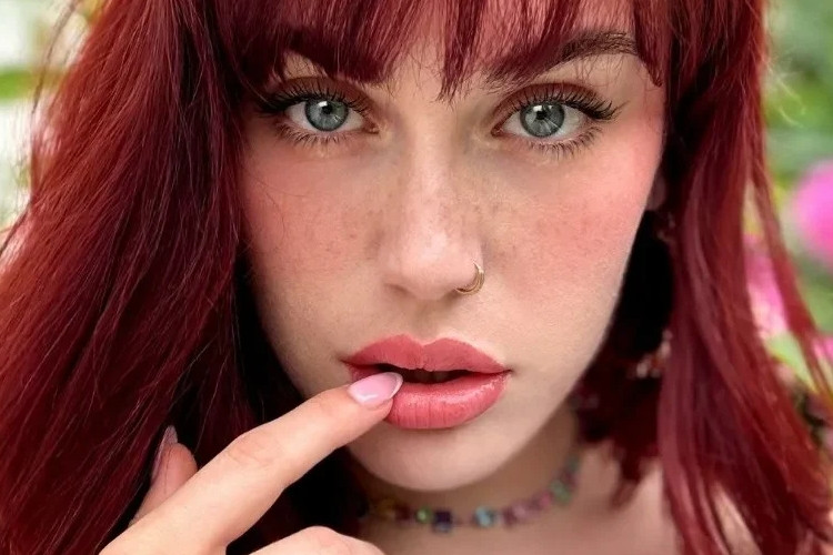 Vidéo de Carla Vyxx Une Star Adulte Qui Attire L'attention Des Internautes