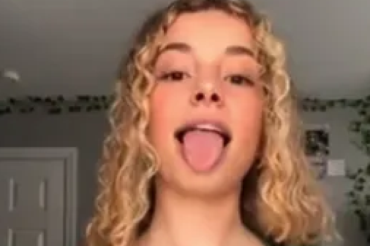 La vidéo originale de Kira Pregiato sur Telegram qui a fuité sur le public complète avec le lien de téléchargement, à voir sans attendre !