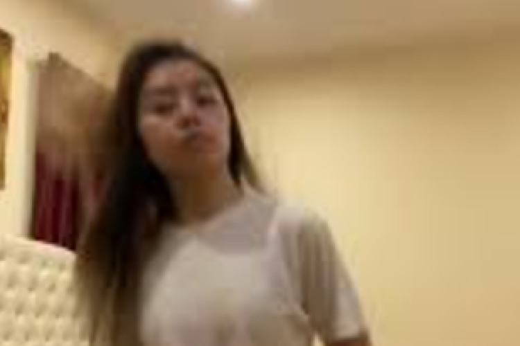 Link Video Asli Angelloweee yang Bocor ke Publik KLIK DISINI, Video ‘Scandal dan Syur’ Ini Bikin Netizen Heboh!