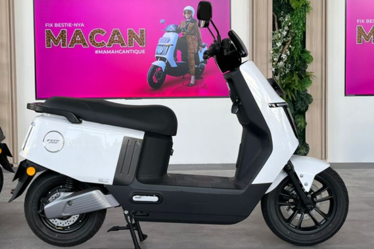 Harga Motor Listrik Polytron Fox 200 Terbaru 2025, Upgrade Teknologi Keselamatan Hingga Baterai Lebih Hemat