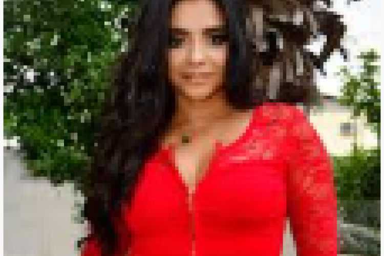 La brillante carrera de Paola Farías, Una bella actriz que comenzó su carrera como modelo