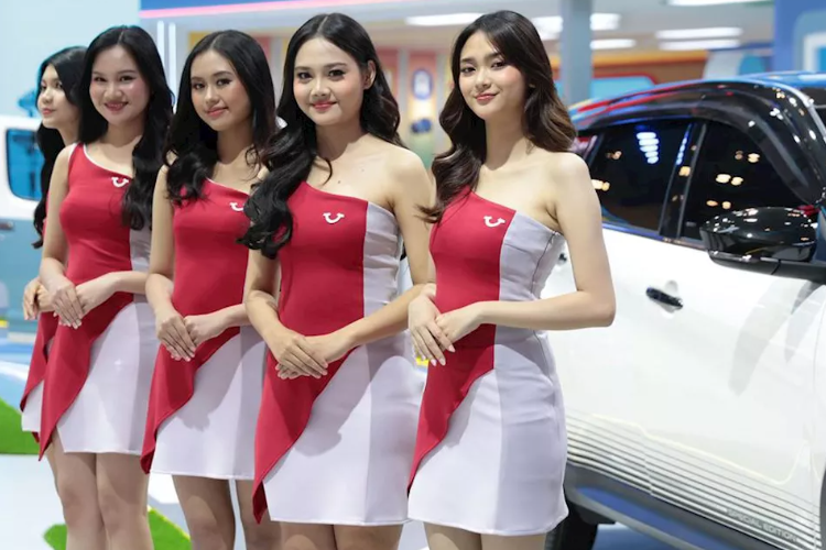 VIRAL! Video SPG GIIAS 2026 Ramai Ditonton di X dan Threads, Ternyata Direkam Tanpa Izin?