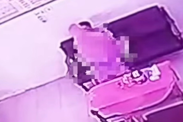 Rekaman CCTV Kepala Sekolah dan Guru di Pekalongan Viral Kepergok Lakukan Tindakan Asusila, Berujung Dicopot dan Dipindahkan