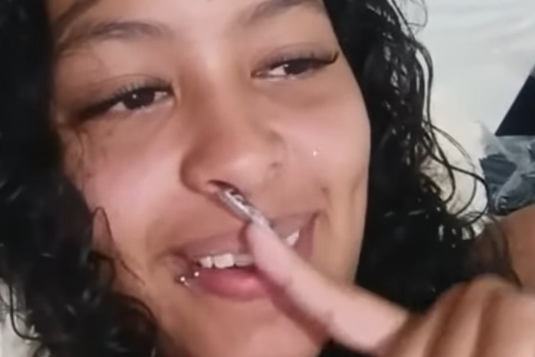 Videos De La Niña Emo Fue Tan Viral en TikTok Haciendo Todo El Mundo Es Curioso, Echa Un Vistazo A Continuación