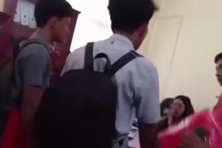 Video Oknum Dosen Unias Viral Media Sosial X Twitter dan TikTok, Ngamuk! Buang Skripsi Mahasiswa Sendiri