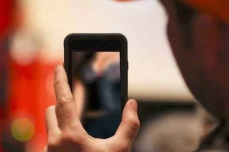 Identitas Sejoli Berseragam SMK di Cianjur Beradegan Mesra di Gubuk Viral, Ternyata Adalah Pasangan Suami Istri!