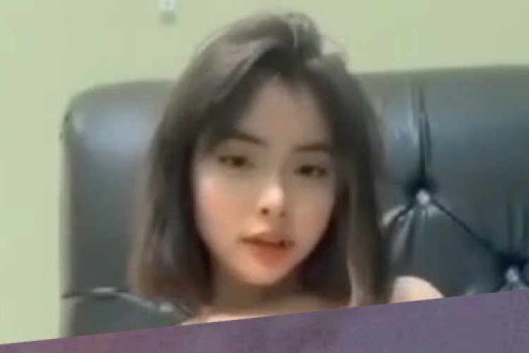 Link Video Private Qistina Raisah Viral 10 Menit dengan Tampilan Asli di Tele, Ketahuan Main Aksi 2 Jari yang Bikin Salfok