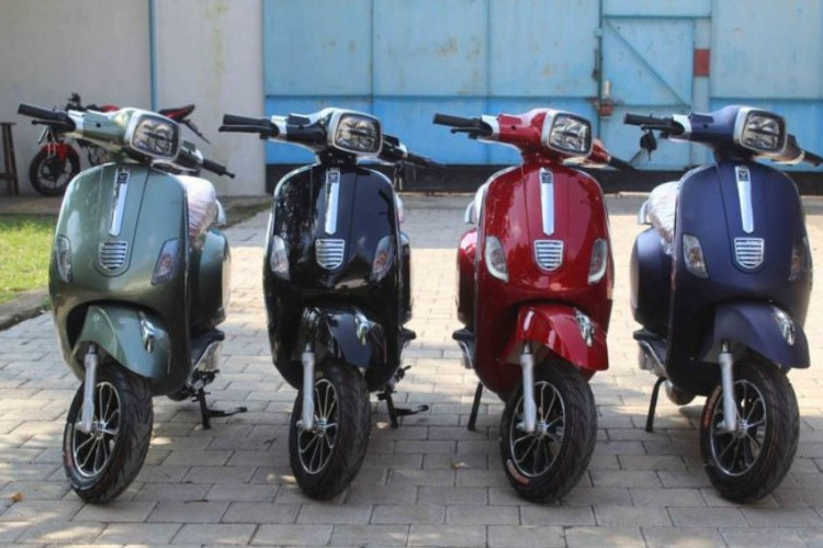 Tampil Trendi Harga Murah! Inilah Rekomendasi Motor Listrik Mirip Vespa, Cocok untuk Touring Terdekat 