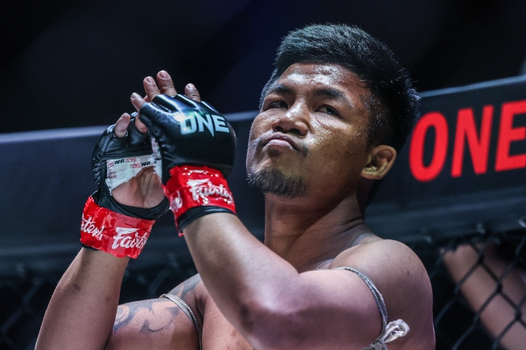 Profil dan Biodata Rodtang Jitmuangnon Petarung Muay Thai Profesional Asal Thailand yang Dikenal Sebagai 