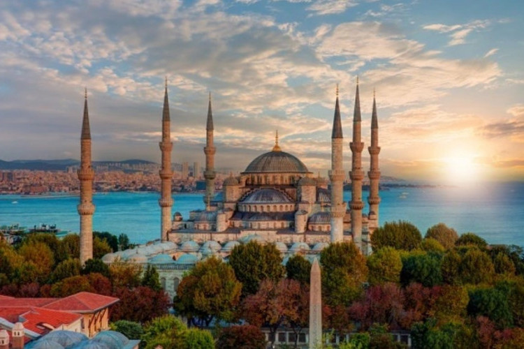 Daftar Biaya Umroh Plus Turki Desember 2023, Perjalanan 12 Hari dengan Fasilitas Menarik! 
