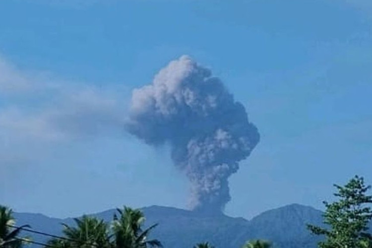 Letusan Gunung Dukono di Halmahera Tewaskan Tiga Pendaki, 1 WNA dan 2 WNI Tim Penyelamat Masih Lanjutkan Pencarian