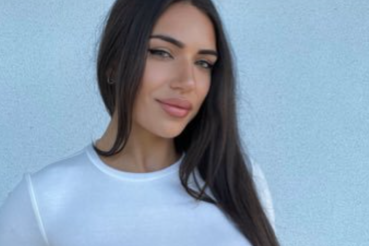La Vidéo de Carlaaaish Est Devenue Virale sur Telegram et TikTok, La Star d'OnlyFans Devenue Populaire