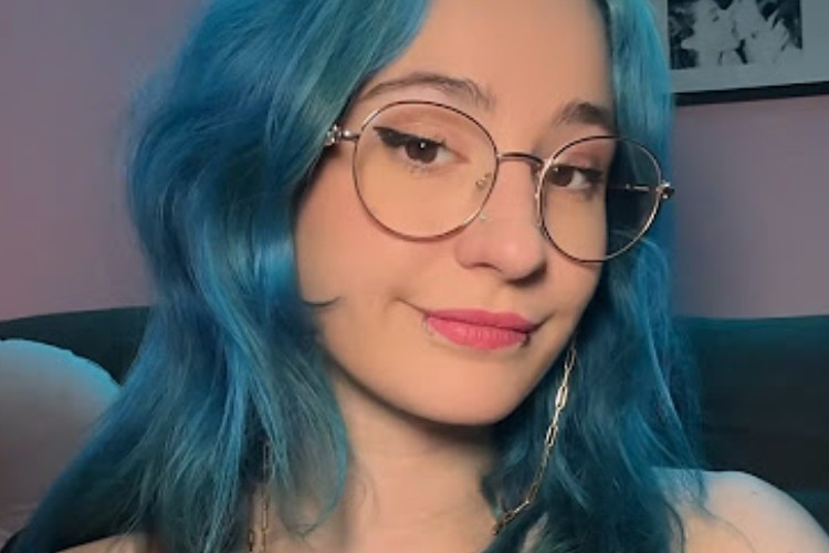Le Contenu Vidéo Viral de Khalamite Un Créateur De Contenu Pour Adultes Qui A Une Voix Unique Et Accrocheuse