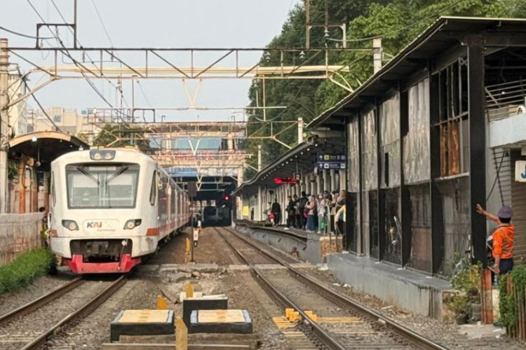 Banyak Keluhan! Stasiun Karet Ditutup 4 Bulan, Penumpang Bisa Lewan Jalan Pintas ke BNI City Melalui Jalur Ini