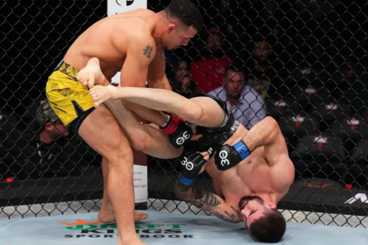 Drakkar Klose Mengalahkan Joe Solecki Dengan Pukulan Brutal Di Ronde Pertama Saat UFC Fight Night