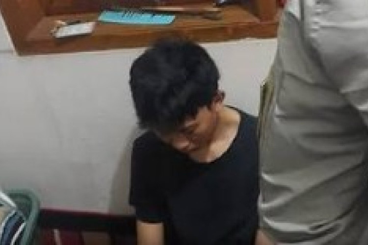 Sosok Pelaku Penusukan Ibu Tiri di Bandung: Dari Motif Sengketa Rumah Hingga Dendam yang Dipendam Lama