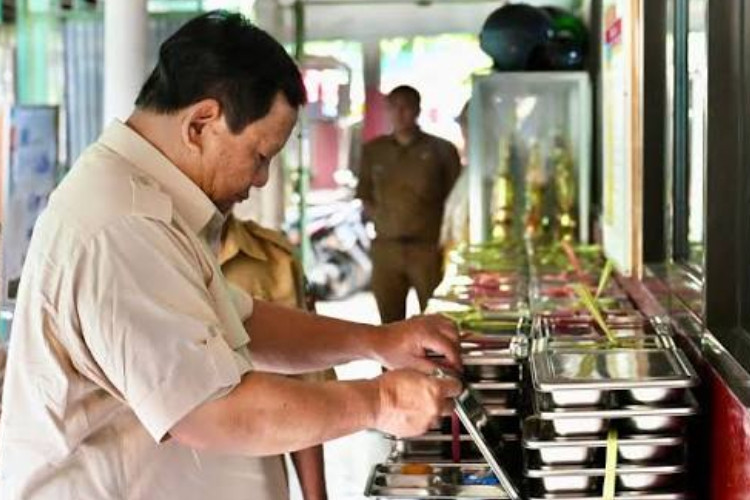 FINAL! MBG Tak Boleh Ambil Anggaran Pendidikan Mulai Tahun 2028 Mahkamah Konstitusi Wajibkan Budget Dipisah