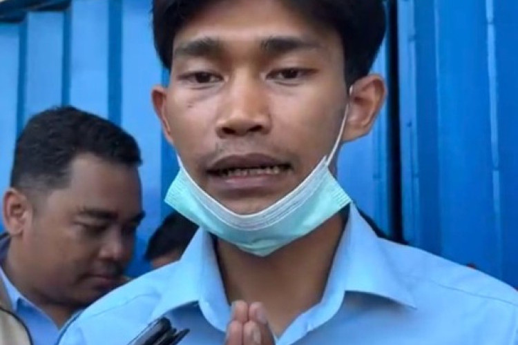 Buntut Kasus Keracunan 566 Pelajar Kepala SPPG Kalitengah Sidoarjo Rafli Ridho Resmi Diusulkan Dipecat Oleh Pusat