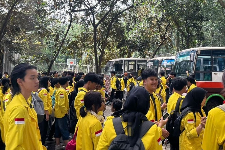 Demo BEM UI di Bundaran HI Diikuti Oleh 1.000 Orang Lebih Tuntut Hentikan Program MBG dan Pembangunan Koperasi Desa Merah Putih