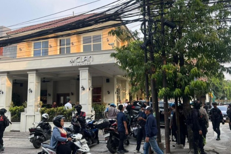 Polisi Geledah Brankas Besar Kafe de'Clan di Cipete, Temukan Sejumlah Uang Total Rp67 Miliar!