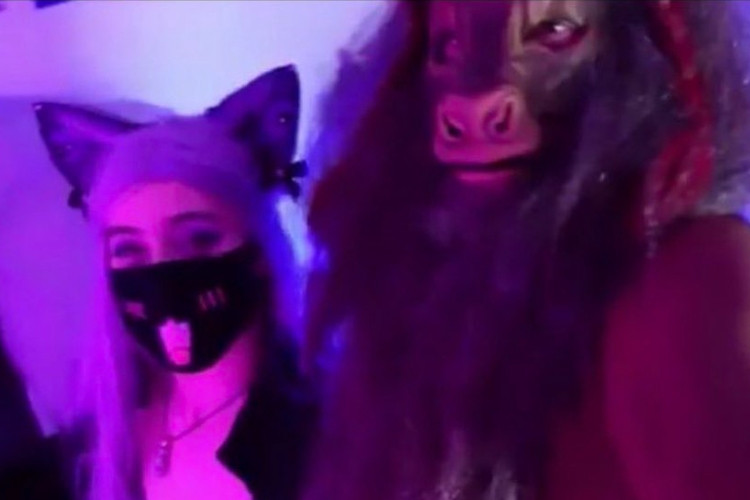 La Vidéo D'asterion Déguisé En Minotaure Avec Sa Petite Amie Est Devenue Virale Sur X : Regardez Ça !