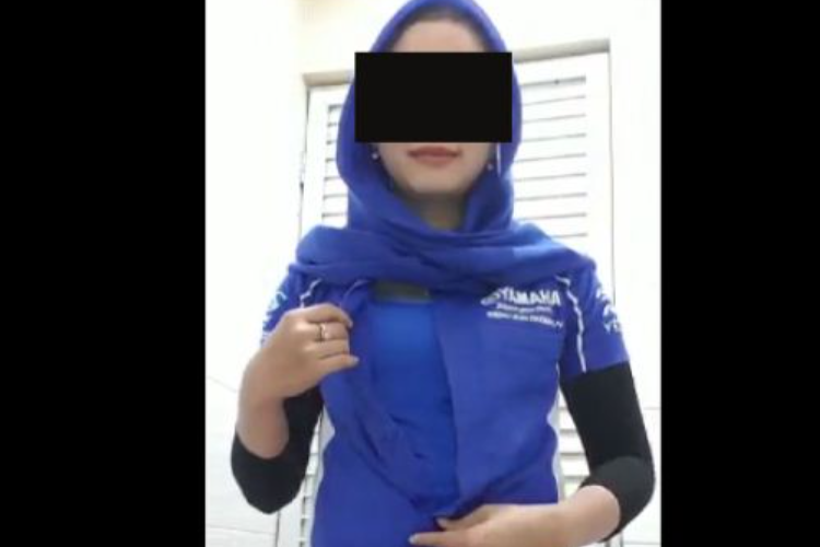 Link Video Kerudung Biru di Mobil Viral di Medsos, Versi No Sensor Full HD Bikin Warganet Melongo!