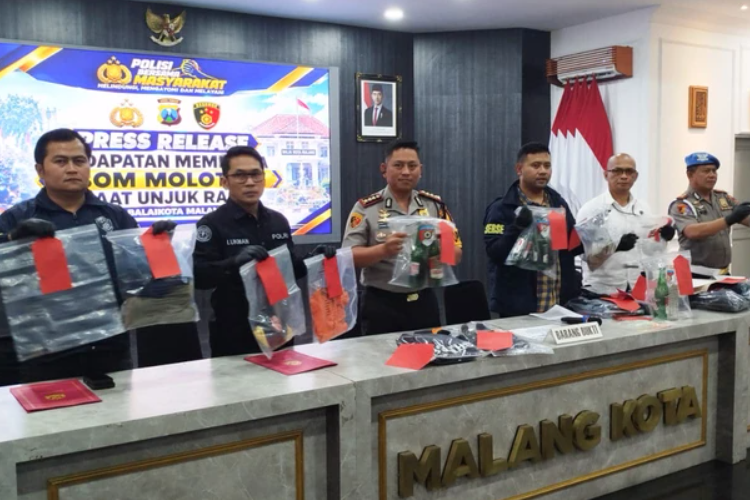 Pelaku Pembawa Bom Molotov Demo Malang, 12 Pria Berhasil Diamankan Polisi