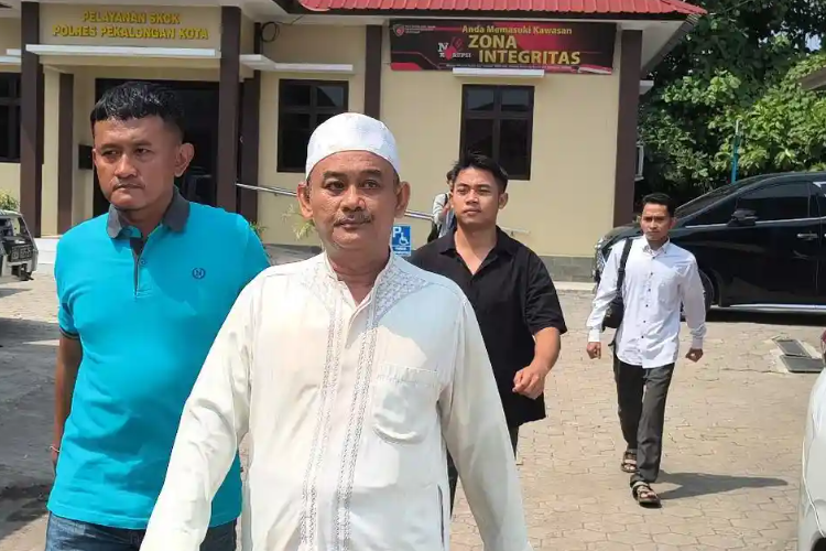 Tampang Pimpinan Ponpes di Pekalongan, Tersangka Kekerasan Seksual Terhadap 6 Santriwati Berhasil Diamankan Polisi