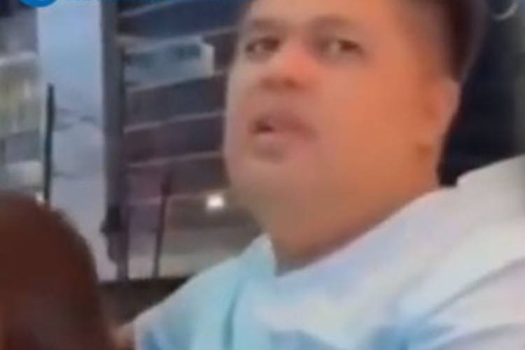 VIRAL! Oknum Perwira Polda Sumut Diduga Pakai Vape Getar Bermuatan Narkoba Saat Bertugas Ungkap Peredaran Obat-Obatan Terlarang