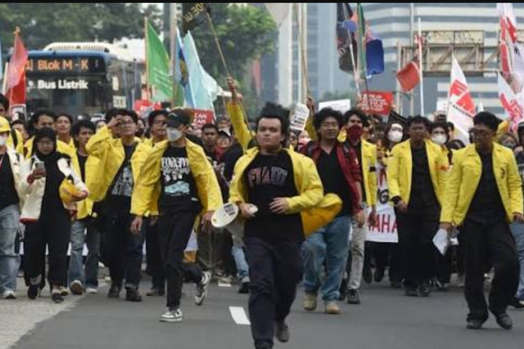 Tuntutan Demo Jakarta Hari Ini, Massa Aksi Libatkan BEM UI, Buruh Hingga Petani!