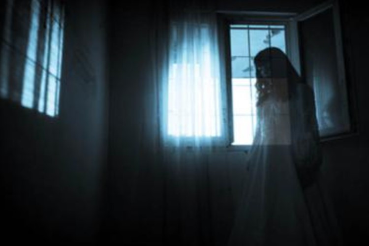 Urban Legend Hantu Kandole Sundel Bolong Versi Sulawesi, Si Cantik yang Suka Berkeliaran Menebar Birahi di Malam Hari