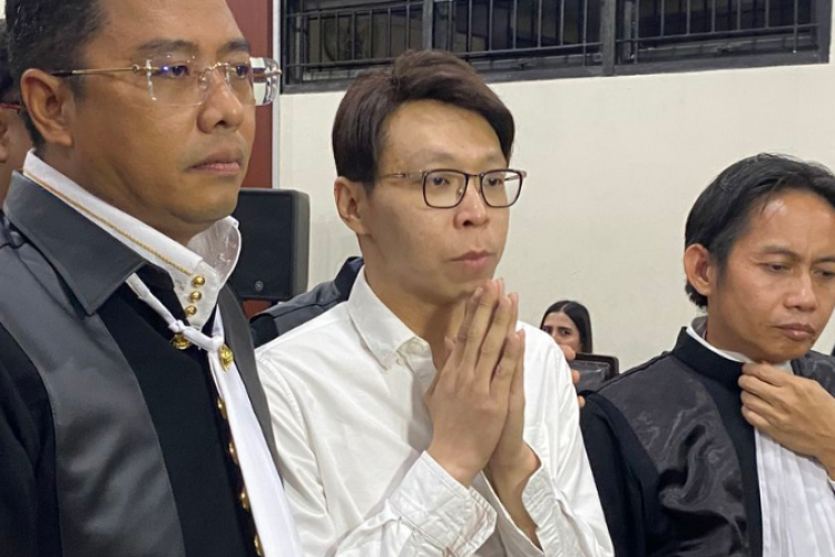 Richard Lee Mengaku Kelelahan Menunggu Sidang 10 Jam, Tidak Sanggup Lagi Dikala Kesehatan Lagi Tidak Fit