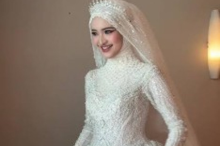 Profil Lengkap Ning Royya Kafa Lirboyo Putri KH Abdullah Kafabihi Mahrus yang Menjadi Inspirasi Santri Milenial 