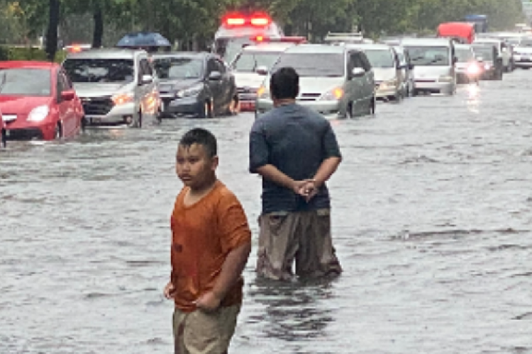 Banjir di Semarang Mulai Terkendali, Waspada Cuaca Ekstrem Berlanjut! Musim Hujan di Prediksi Bakal Sampai Februari 2026