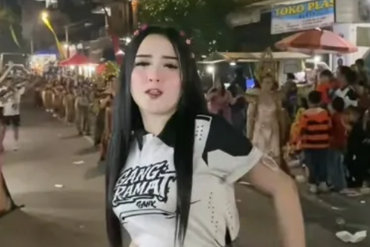 Viral! Link Rekaman CCTV Andin Dancer Horeg Asal Kediri Saat Detik Detik Kecelakaan, Kronologi Lengkap dan Fakta Terbaru