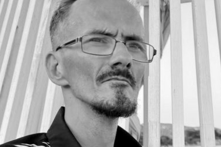 Viral ! Jean Pormanove, Un Streamer Français Qui Comptait Plus De 500 000 Abonnés, A Été Retrouvé Mort Chez Lui Par La Police