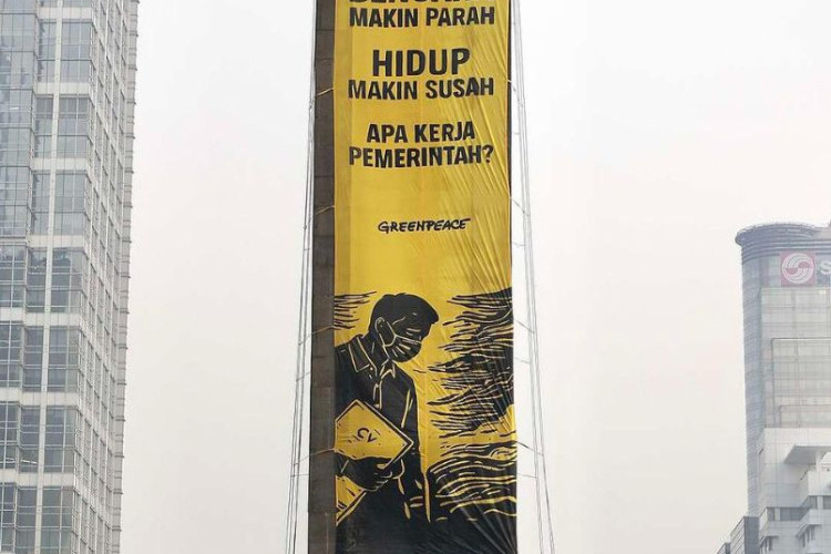 Tuntut Penanganan Serius Kebakaran Hutan, Ini Alasan Greenpeace Gelar Aksi di Monumen