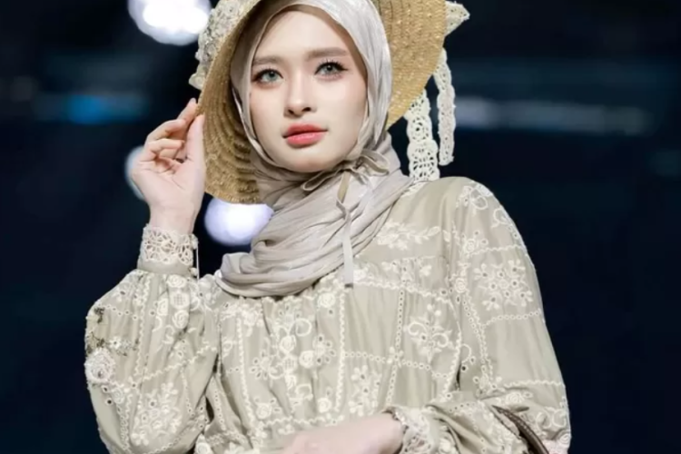 Nyesek! Inara Rusli Dilaporkan Atas Dugaan Kasus Perselingkuhan, Manajer Minta Maaf