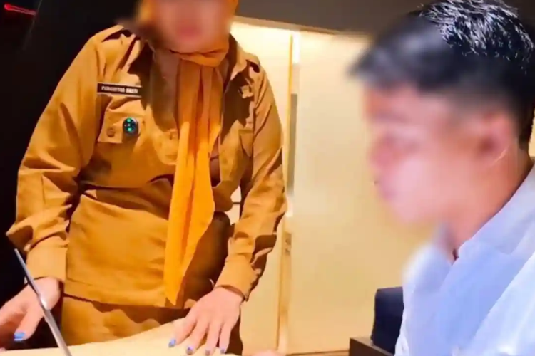Link Video Asli Guru Bahasa Inggris Viral Kembali Diburu Netizen, Tinggalkan Jejak Sebelum Hilang!