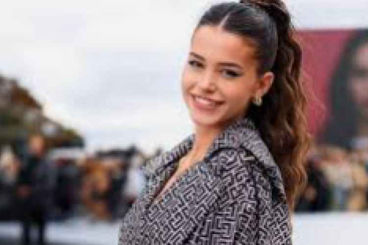Biographie de Léa Elui, Una celebridad de las redes sociales que saltó a la fama gracias a sus vídeos de baile en la aplicación de sincronización labial TikTok