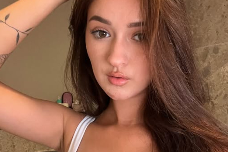 Fuite Vidéo Yulia Senyuk La Star Ukrainienne Du Porno Collecte Des Fonds Pour Les Amputés De Guerre