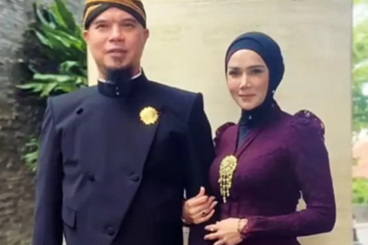 Isu Cerai Mulan Jameela–Ahmad Dhani Meledak! Apakah Rumah Tangga Mereka di Ujung Tanduk? Ahmad Dhani Sampai Ngamuk