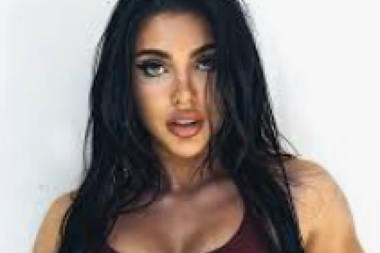 Vidéo Viral Julia Bayonetta Annonces non censurées et gratuites, Lien original vers la fille sexy qui est prise pour cible par les internautes