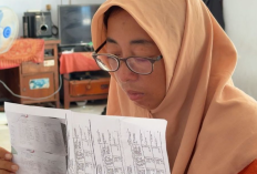Tragis! Guru Nur Aini Viral Curhat Jarak Mengajar 114 Km PP Tiap Hari, Malah Dipecat Jadi ASN di Akhir 2025