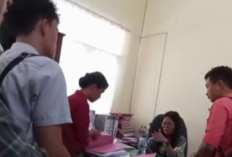 Siapa Dosen Unias Viral? Videonya Buang Skripsian Mahasiswa Jadi Sorotan Warganet, Ternyata Begini Faktanya!