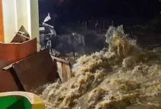 Tanggul Sungai Jebol! Banjir Rusak Puluhan Rumah di Cipaganti Bandung