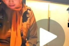 Pakai Seragam ASN! Video Guru Bahasa Inggris Viral di TikTok Bisa-Bisanya Lakukan Hal Ini di Depan Kelas 